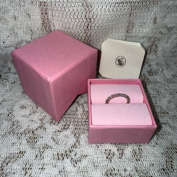 NWT Swarovski Marquise Zirconia Ring - Picture 7 of 11